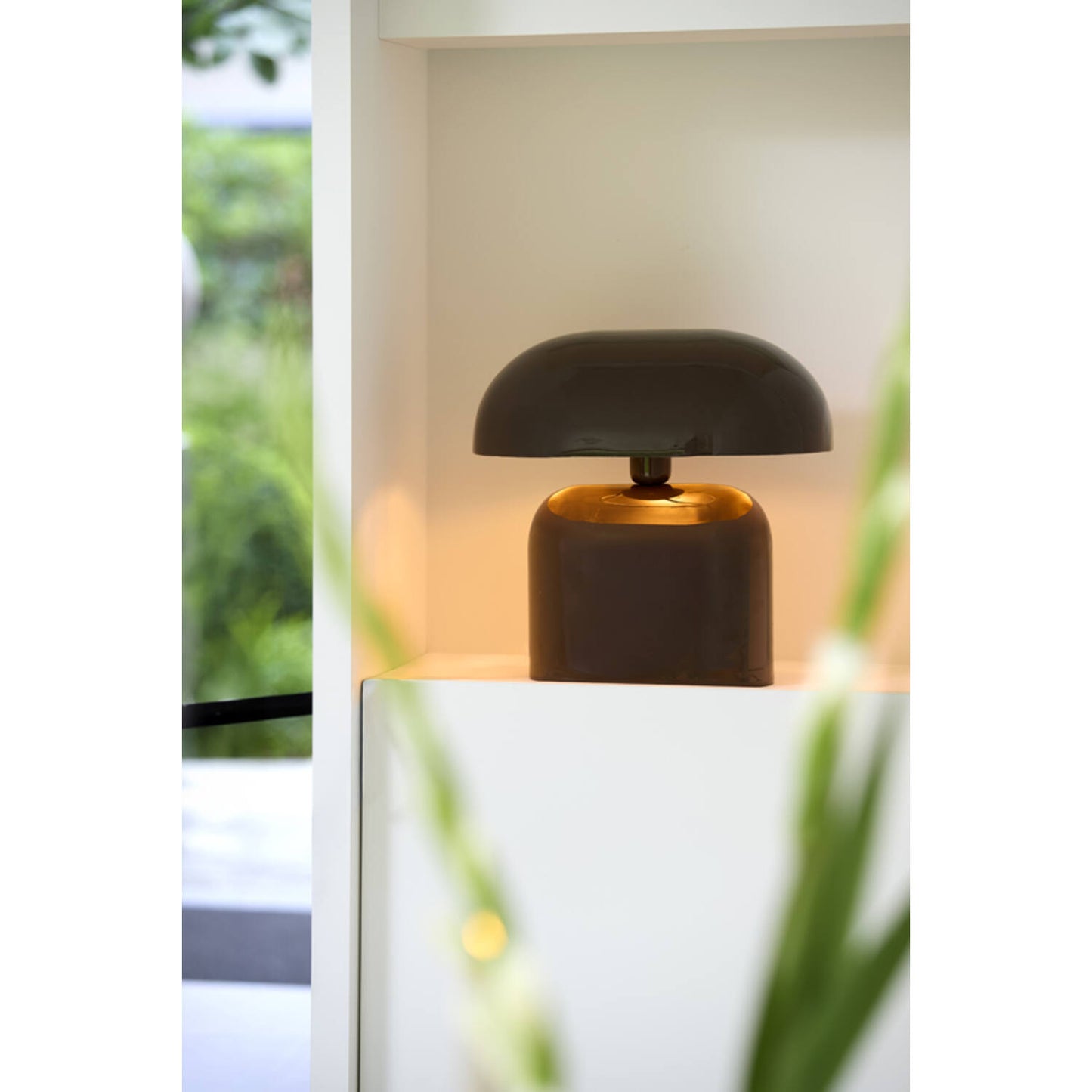 Thea Shiny Dark Brown Table Lamp