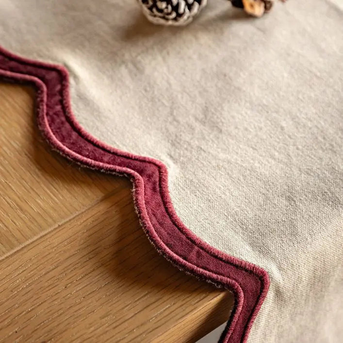 Heritage Scallop Bow Table Runner - 36x180cm